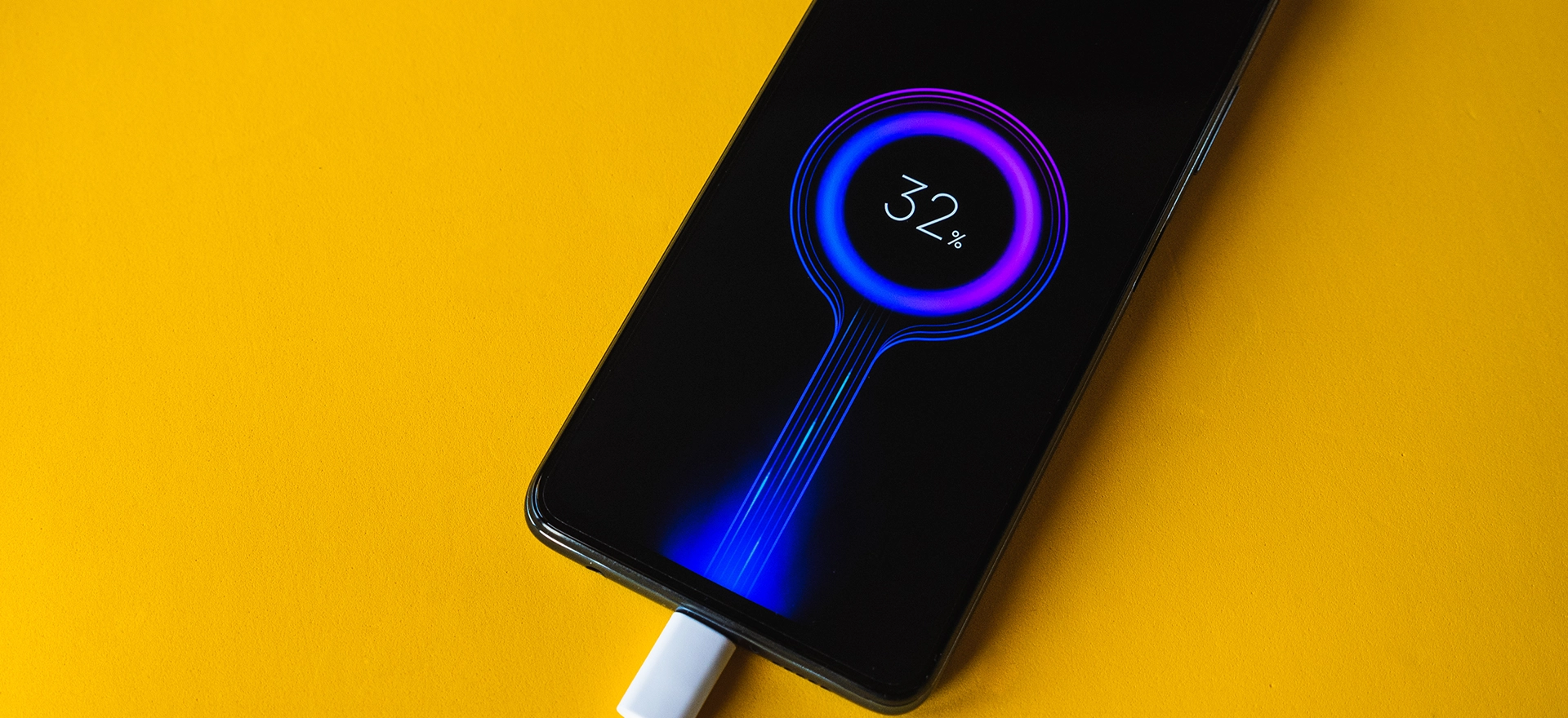 Długie życie baterii w smartfonie - jak je przedłużyć? Kilka rad dla użytkowników